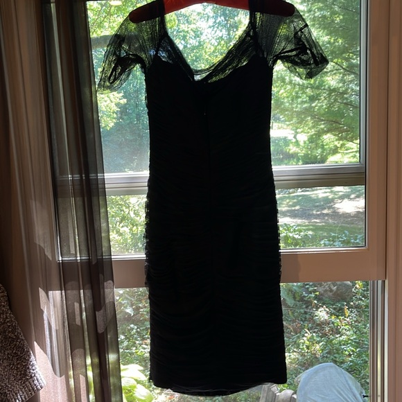 New with tags, Monique Lhuillier size 4 dress - Picture 6 of 13